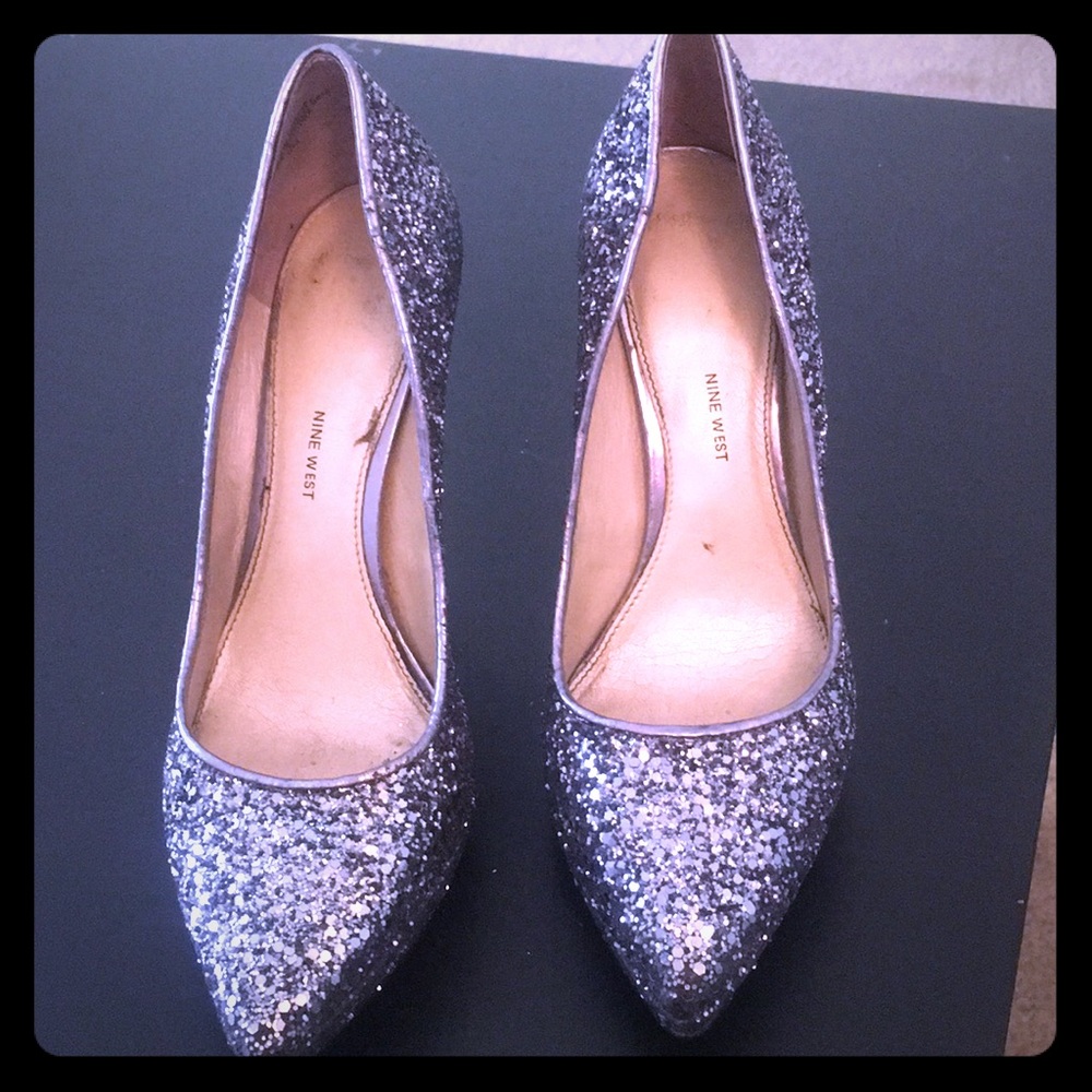 NineWest silver shiny shoes us size 6M